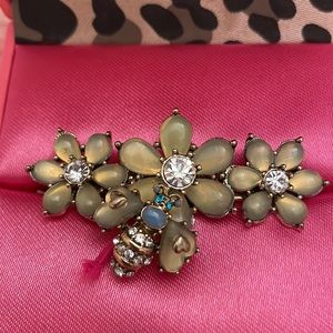Vintage Betsey Johnson double knuckle buster rhinestone flower bumble bee ring